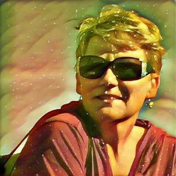 Meet your Posher, Brenda - Picture 1 of 1